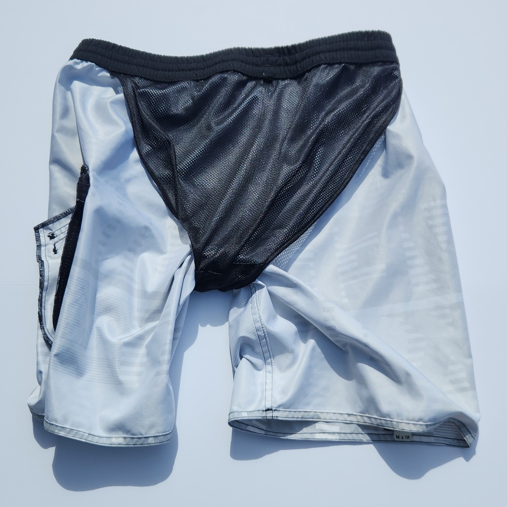 Quiksilver Board Shorts Men's Size M - Grey and Black - Picture 14 of 16